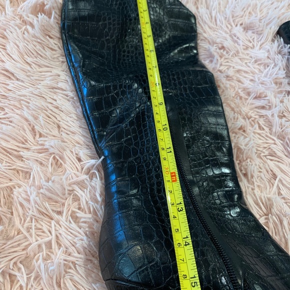 New. Croc print - Picture 2 of 5